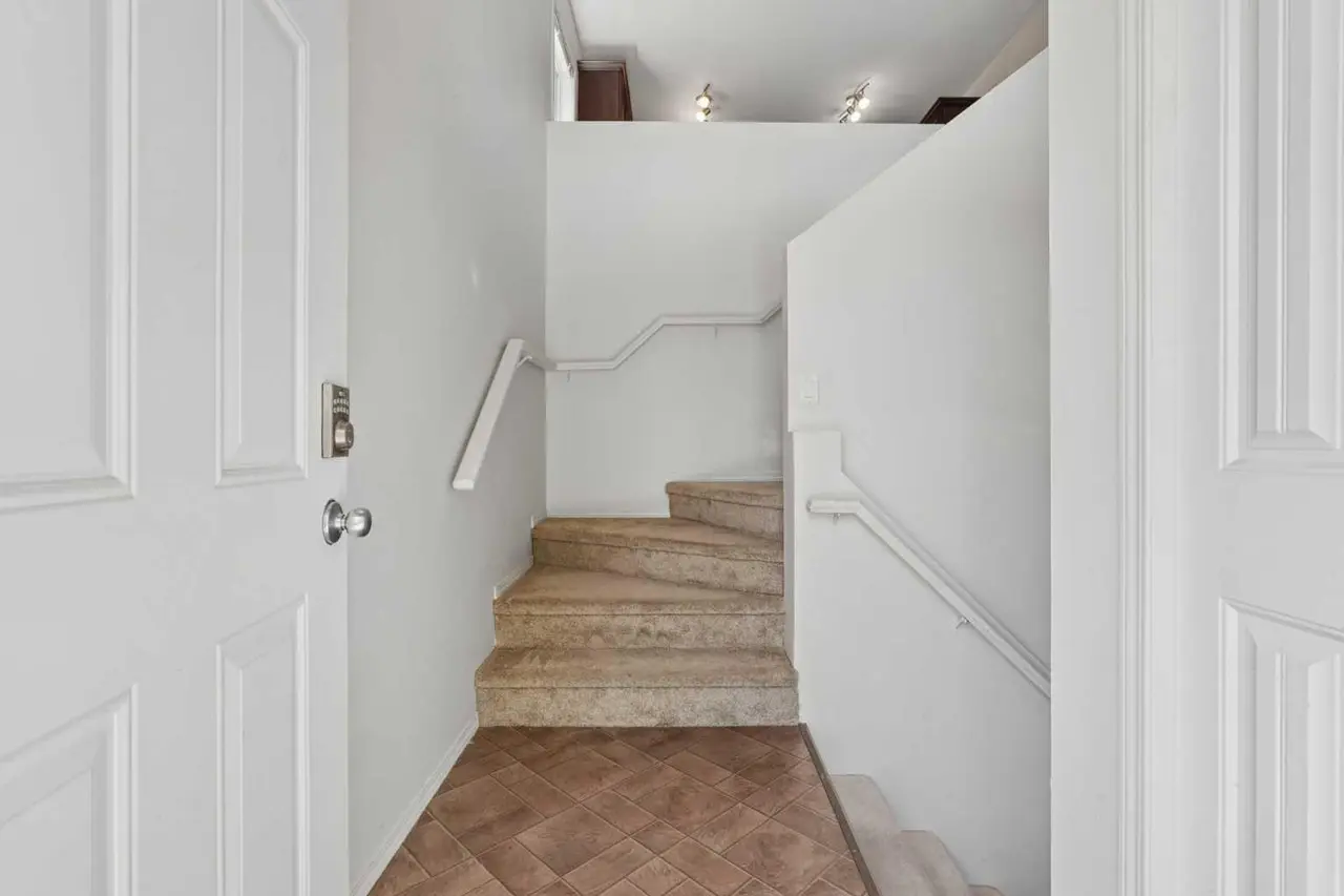 136 Mt Sundance Crescent W