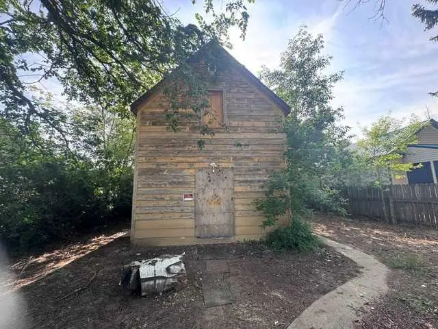 508 Centre Street 