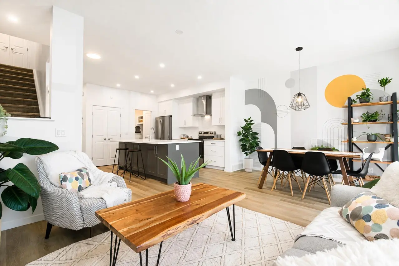 229 Masters Row SE
