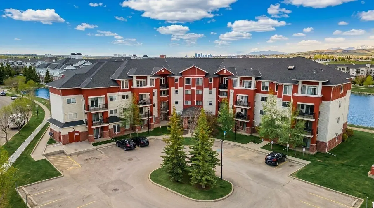 201, 162 Country Village Circle NE