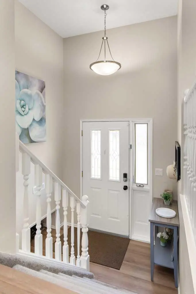 92 Sharpe Crescent SE