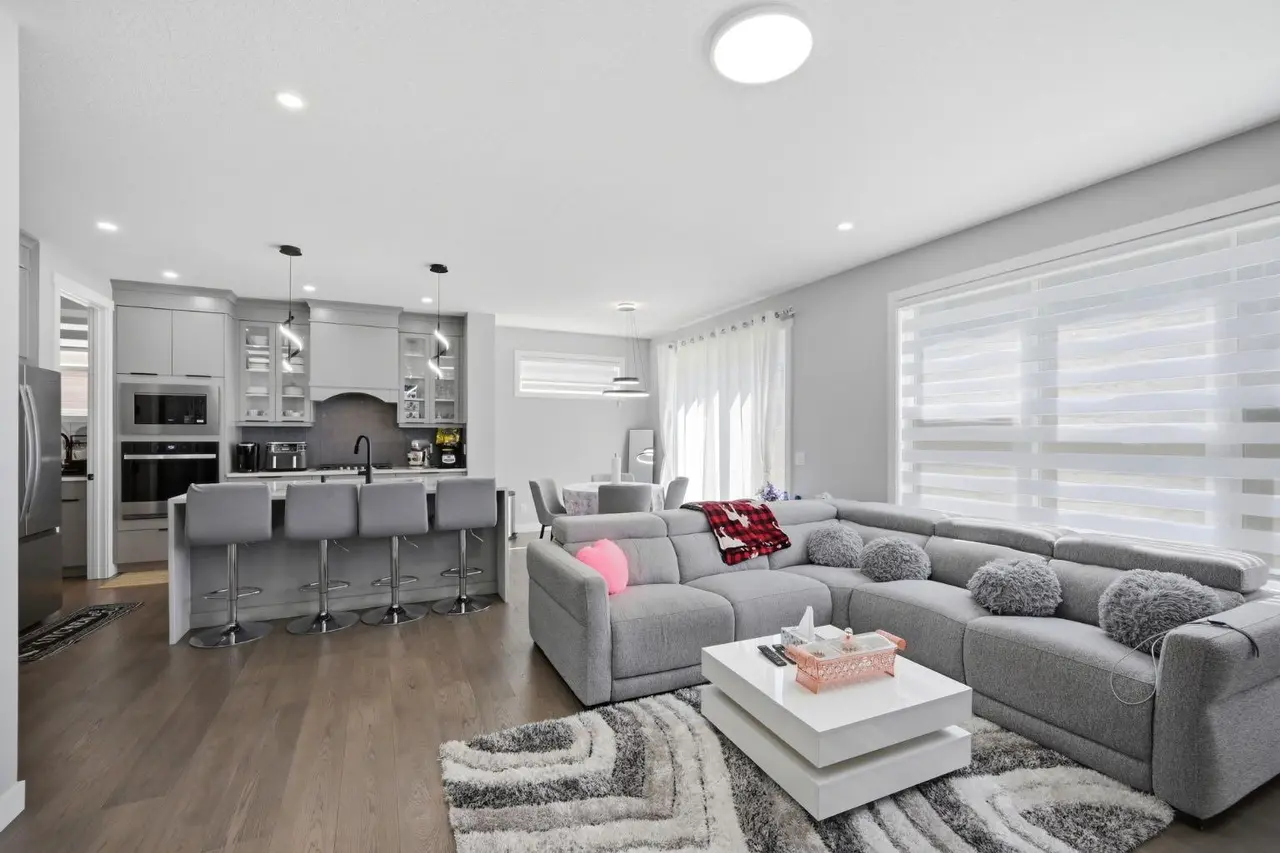 79 amblefield Grove NW
