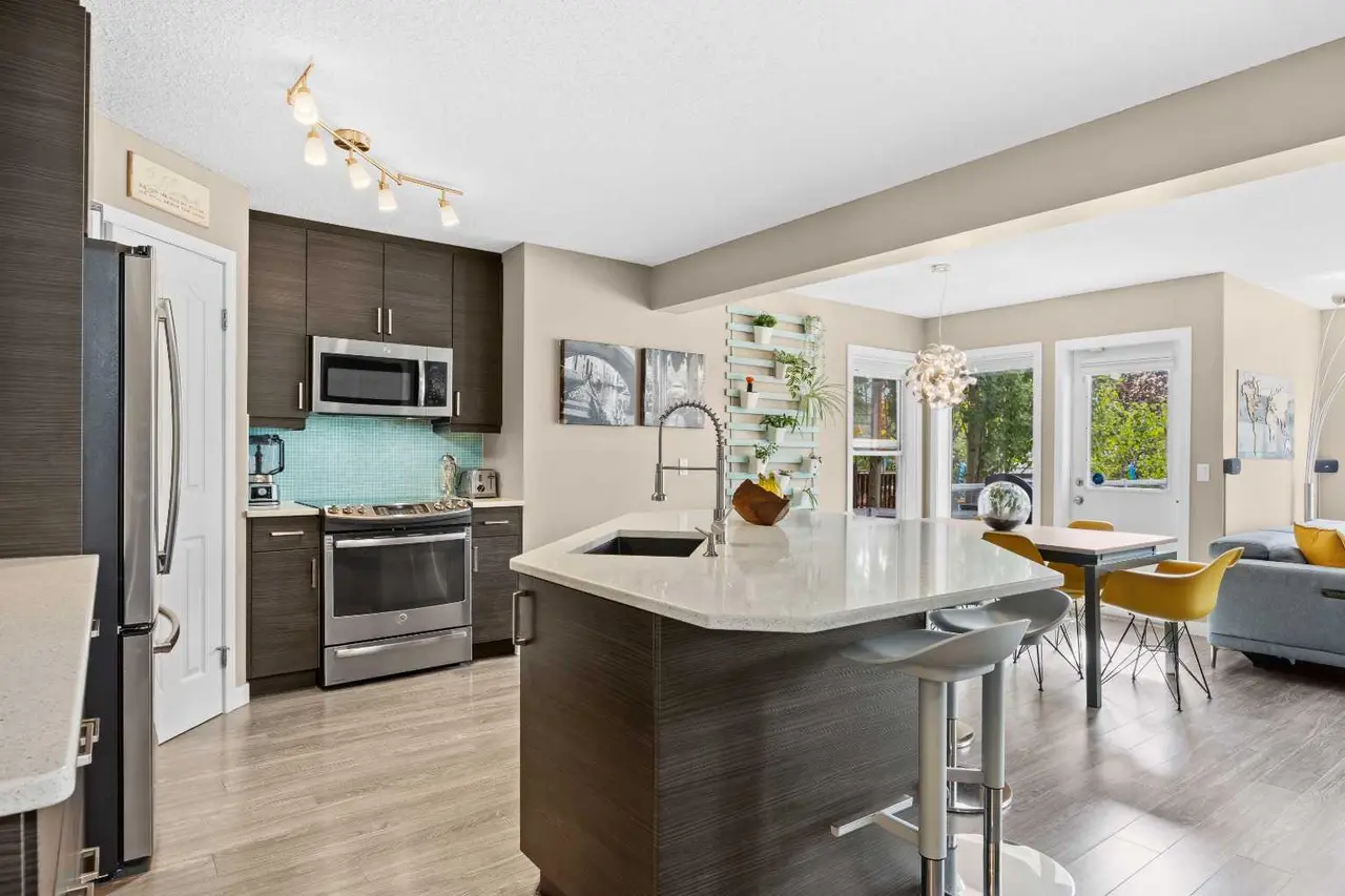 19 Tuscany Ridge Heights NW