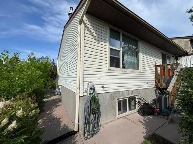 107 Silvergrove Road NW