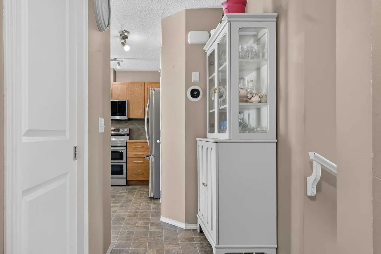 1204, 800 Yankee Valley Boulevard SE