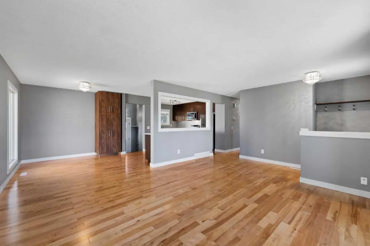 136 Maitland Drive NE