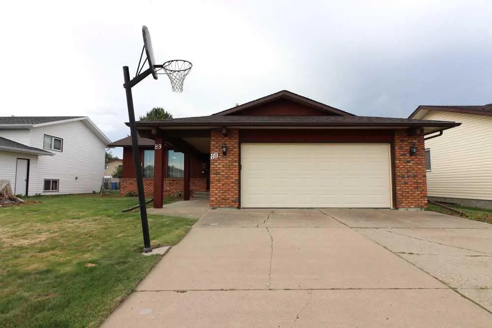 89 East Glen Drive SE