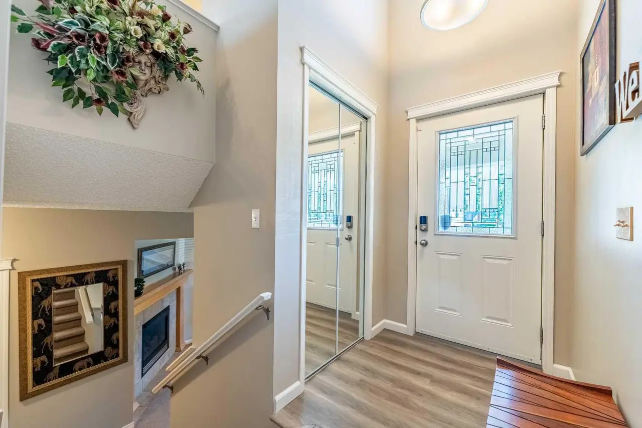 71 Copperfield Rise SE