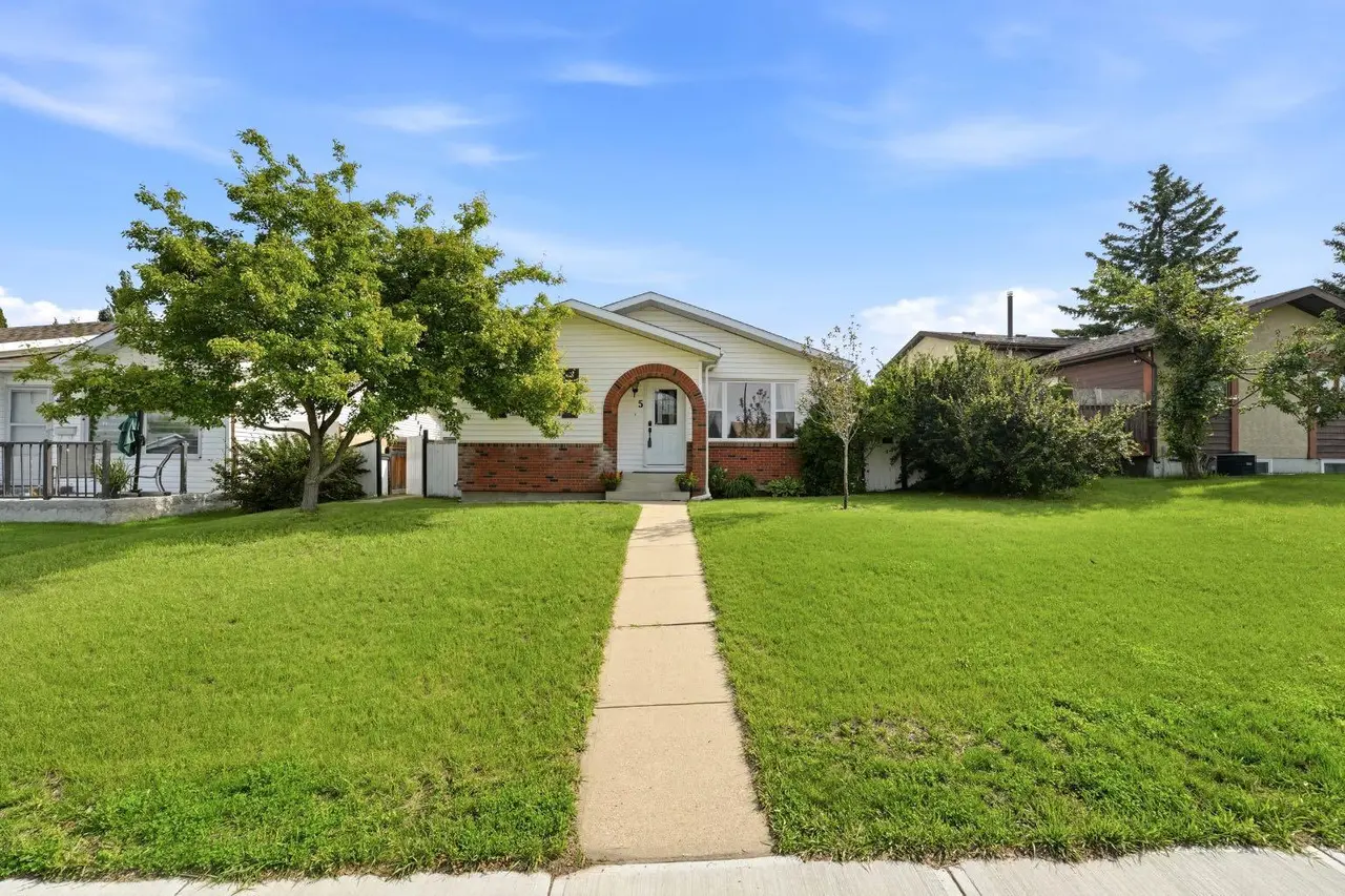 5 Everitt Crescent 