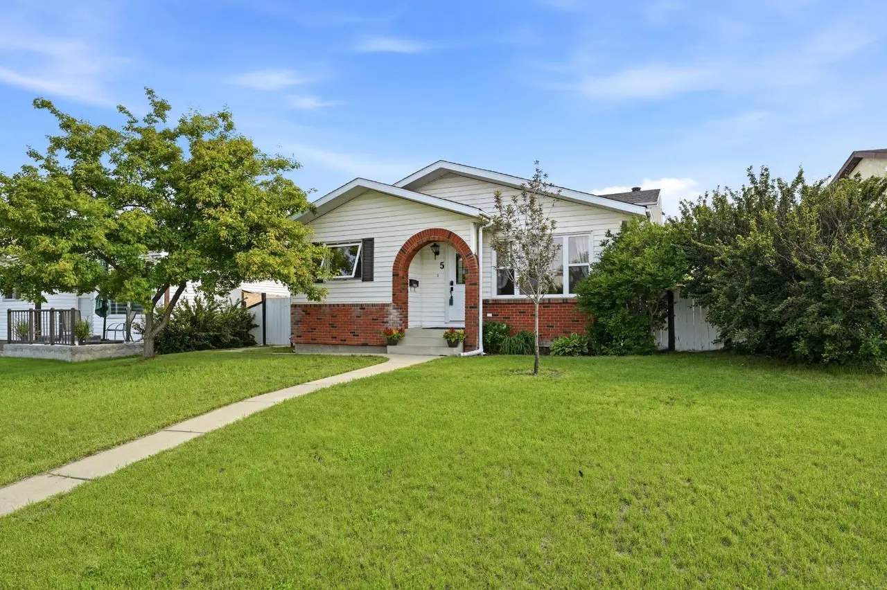 5 Everitt Crescent 