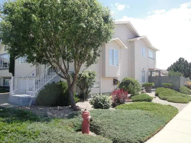 94 Heritage Lane W