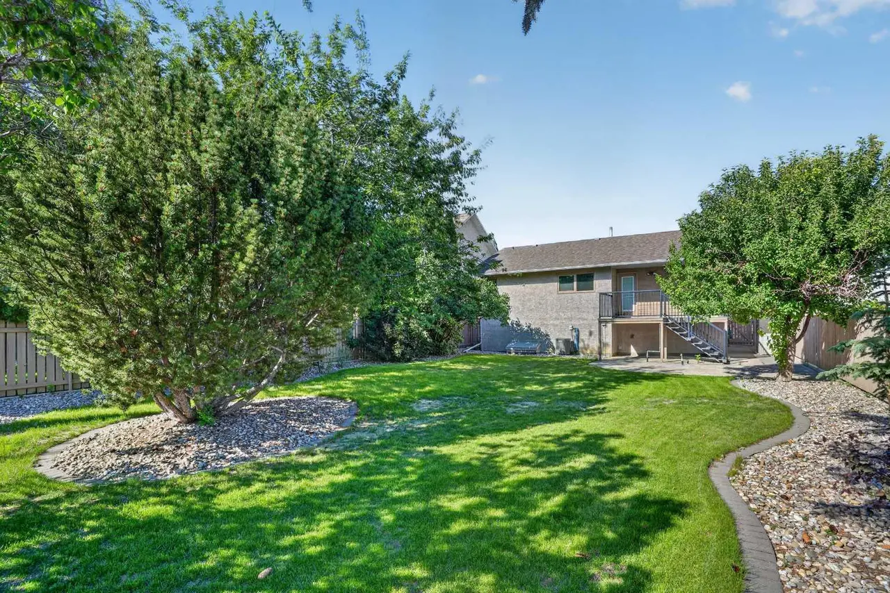 50 Sherwood Crescent W