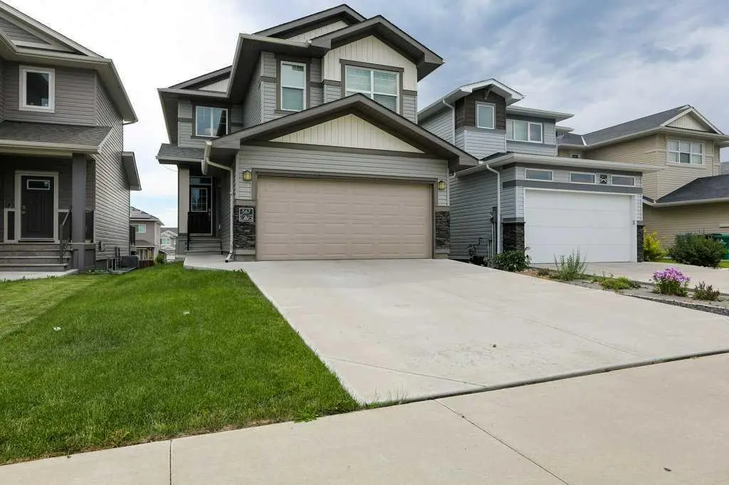 567 Moonlight Lane W