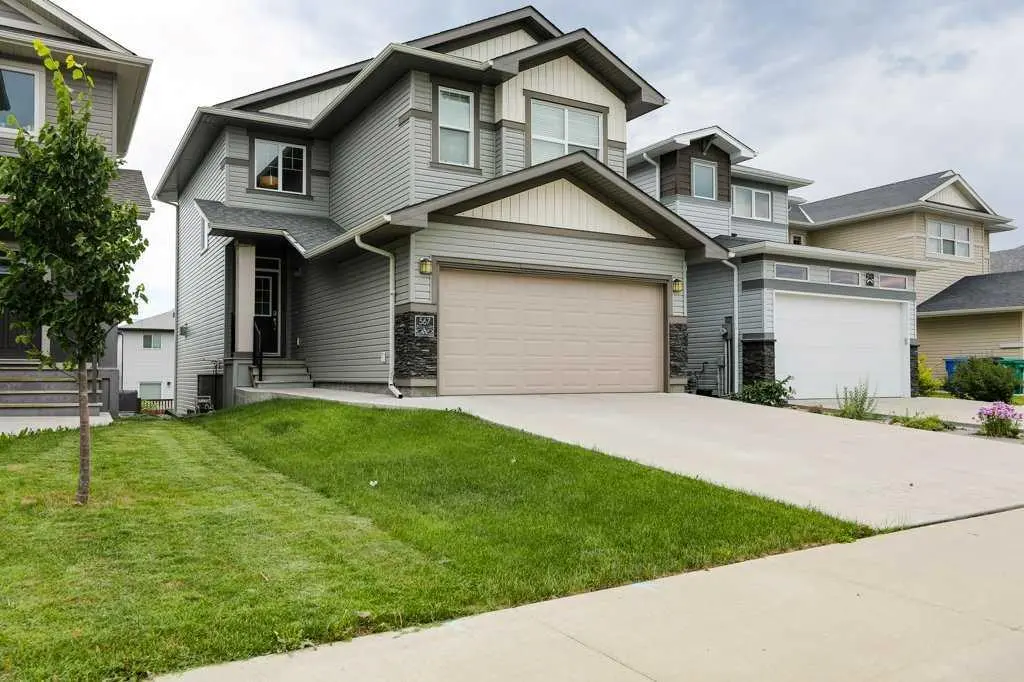 567 Moonlight Lane W