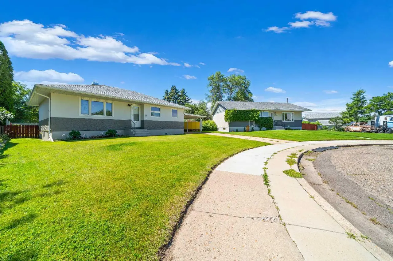 131 Mitchell Crescent NW
