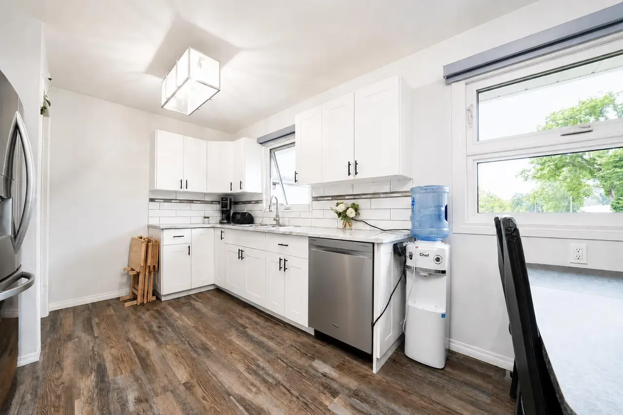 131 Mitchell Crescent NW