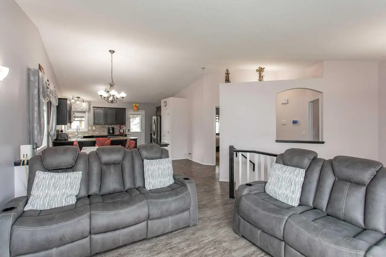 71 Vanier Drive 