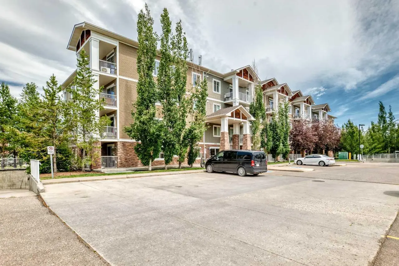 106, 304 Cranberry Park SE