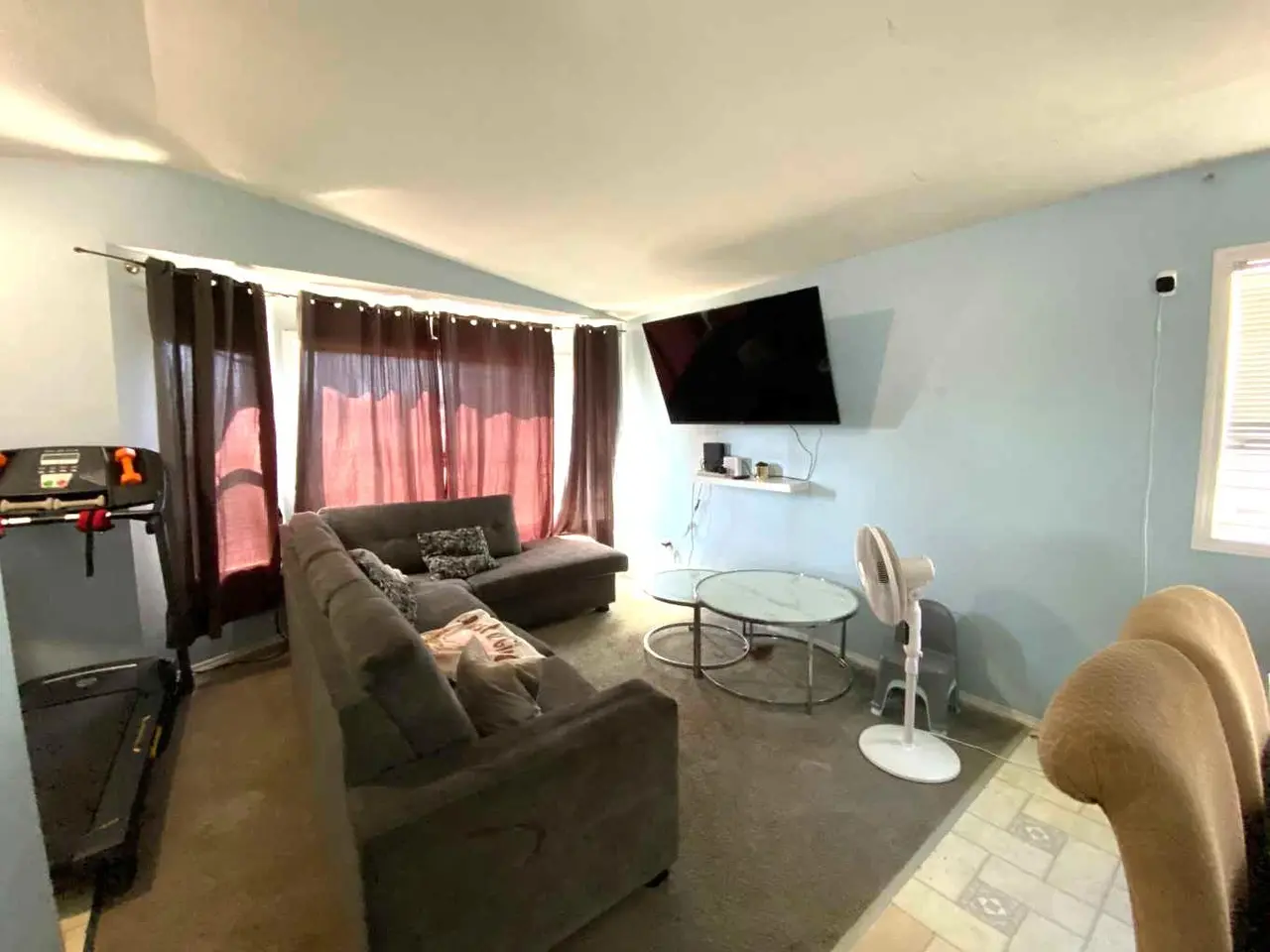 220 16 Street E