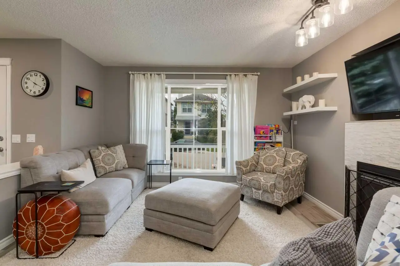 181 Tuscany Valley Green NW