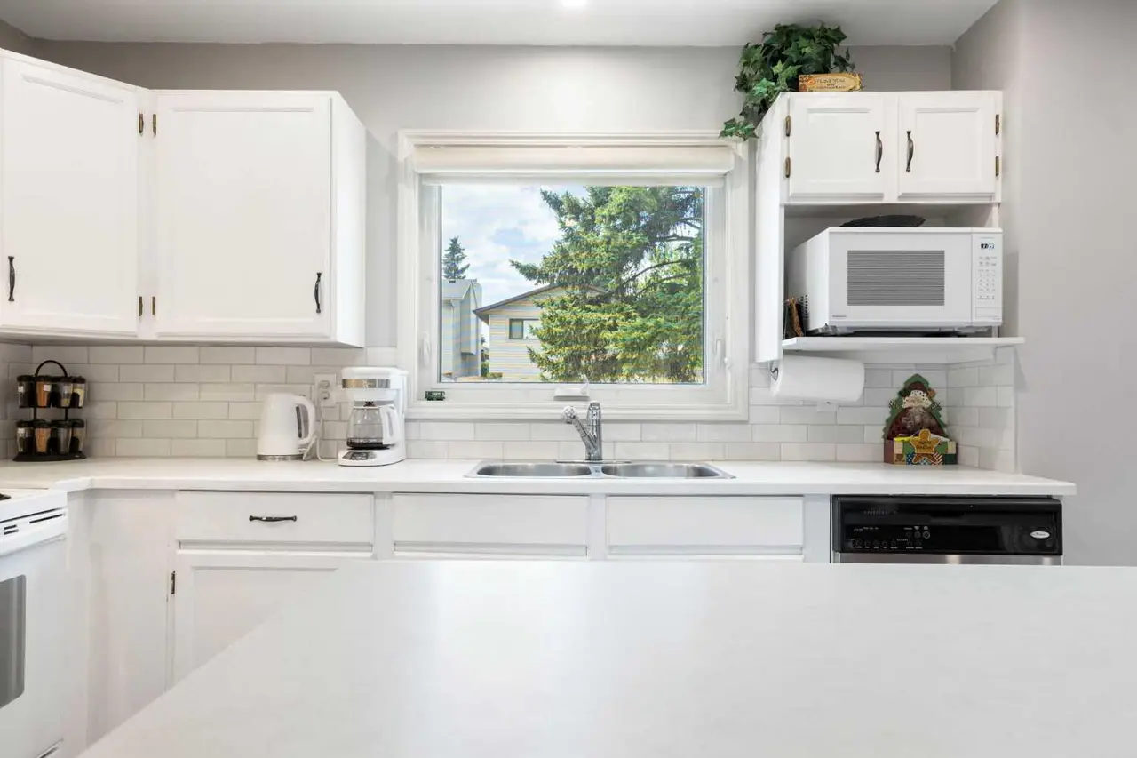 95 Riverbrook Road SE