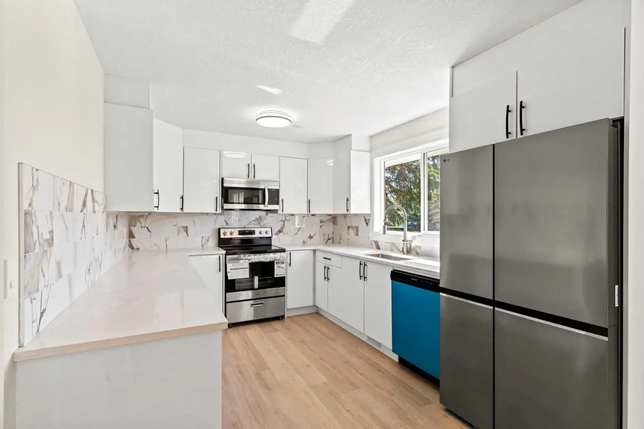 3116 39 Street SE