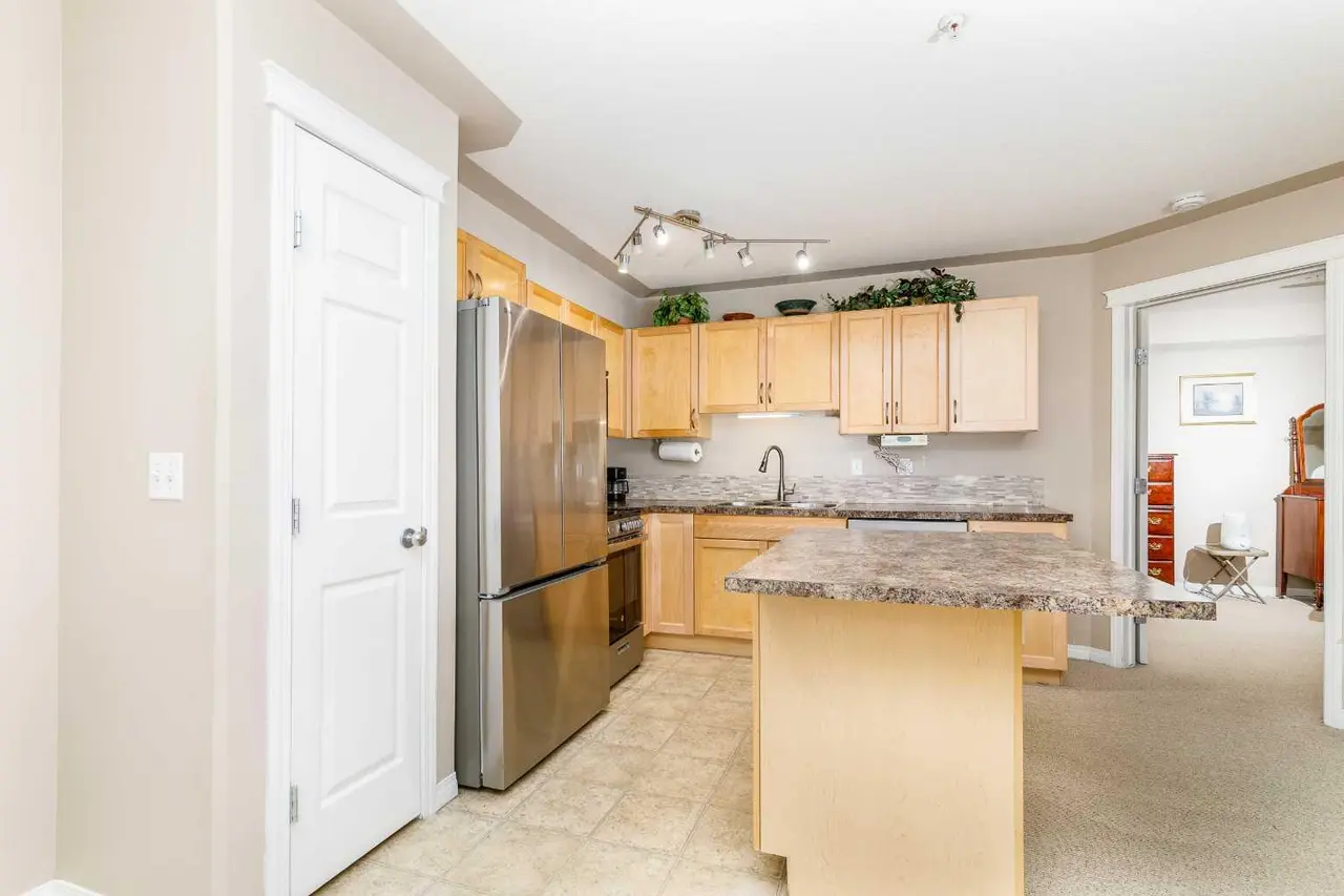 303, 5601 KERRY WOOD Drive 