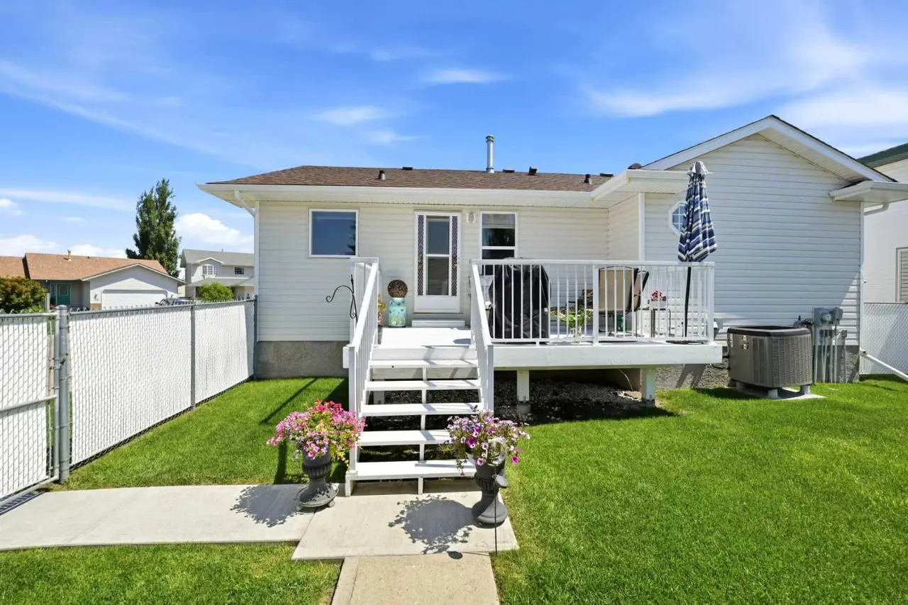 109 Logan Close 