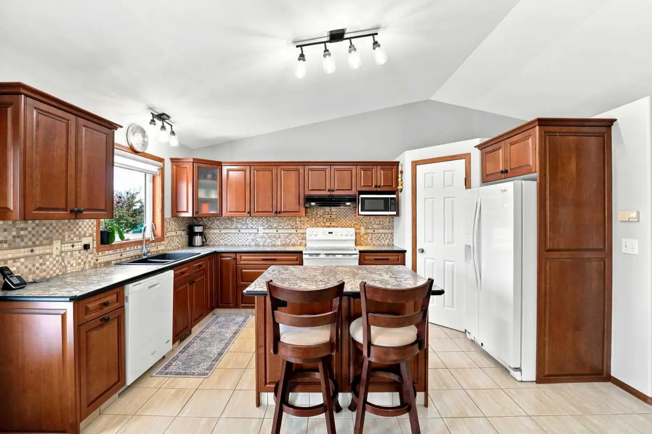 109 Logan Close 