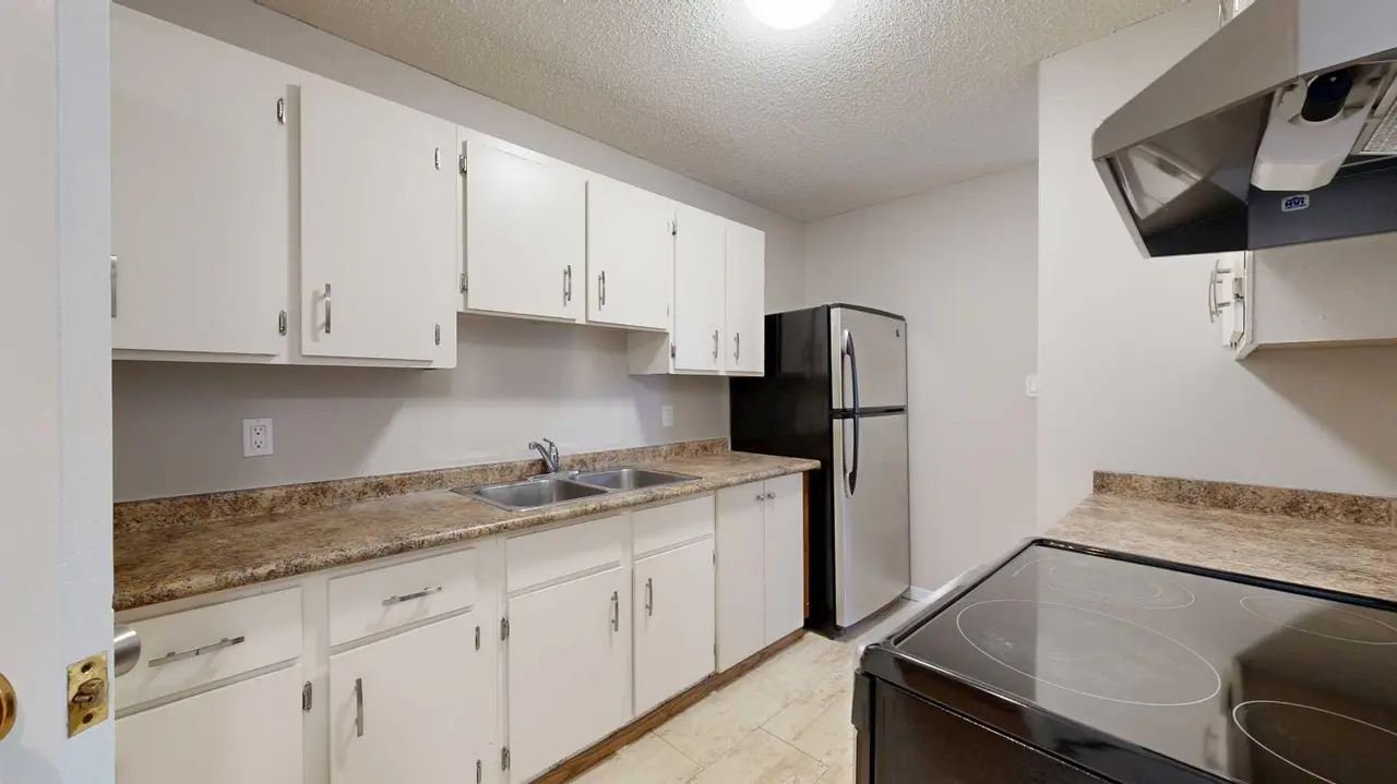3104, 7201 Poplar Drive 