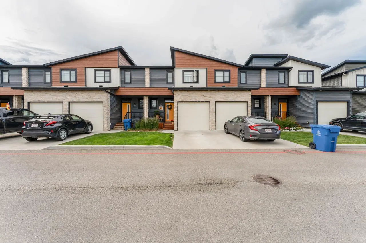 5, 490 Highlands Boulevard W