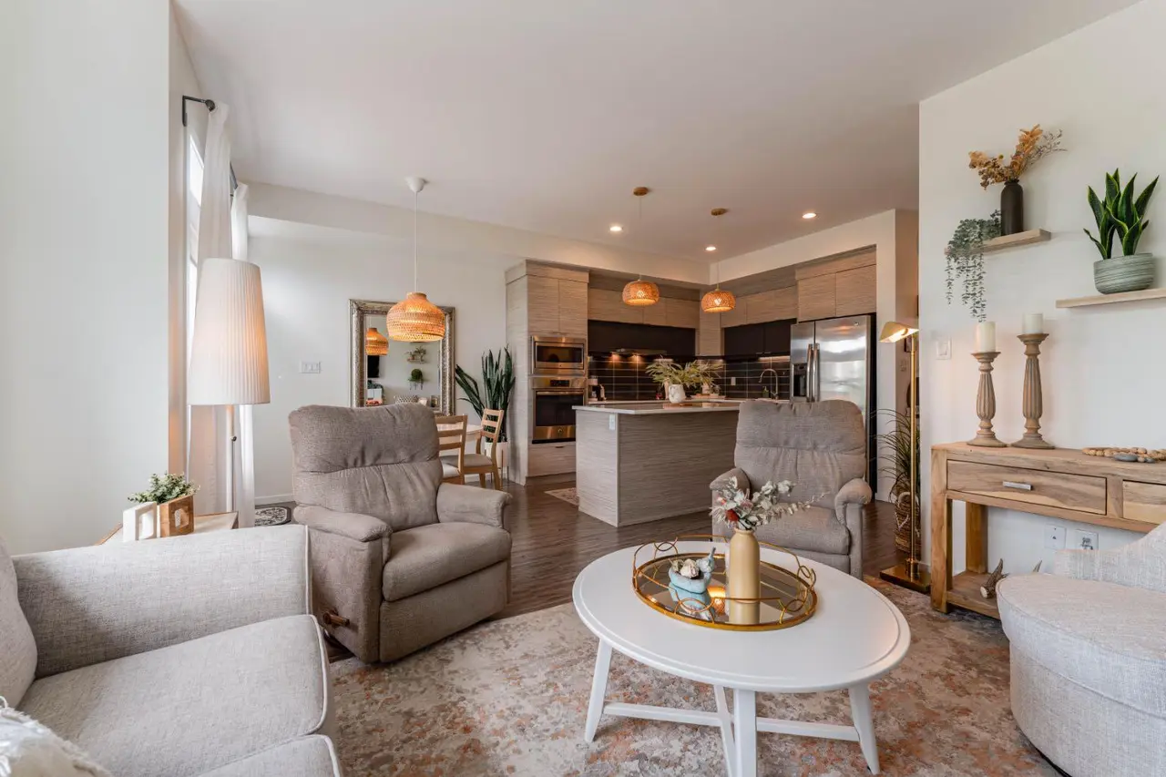 5, 490 Highlands Boulevard W