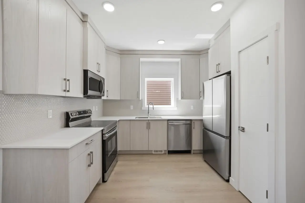 348 Cornerbrook Drive NE