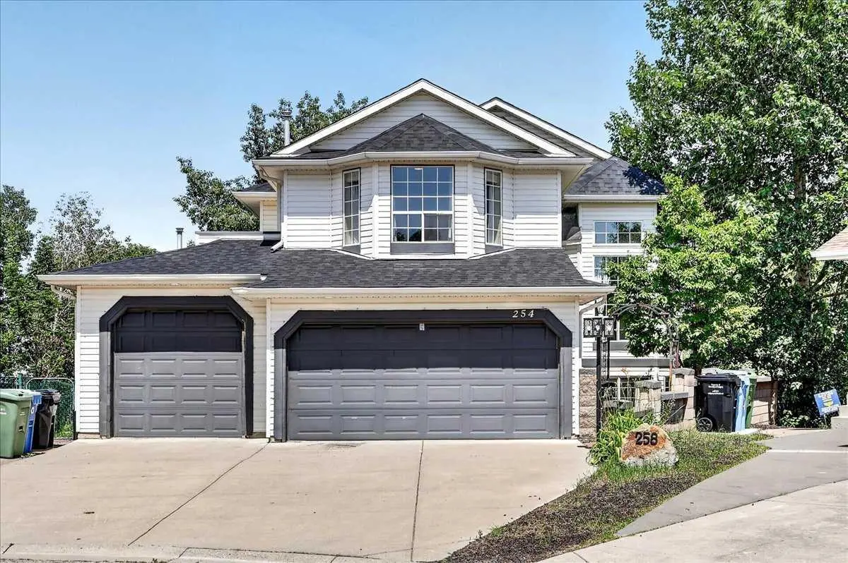 254 Douglas Glen Heath SE