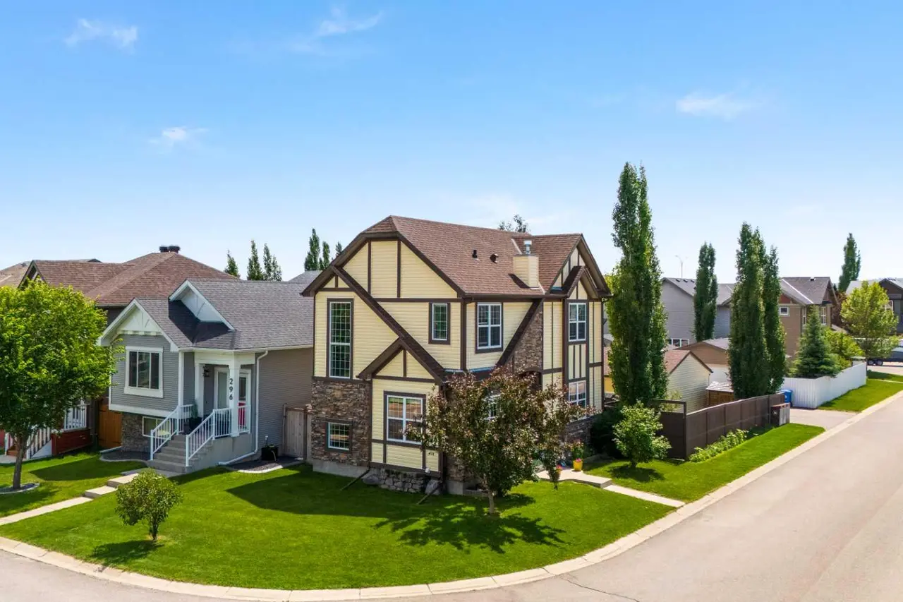298 Silverado Plains Close SW