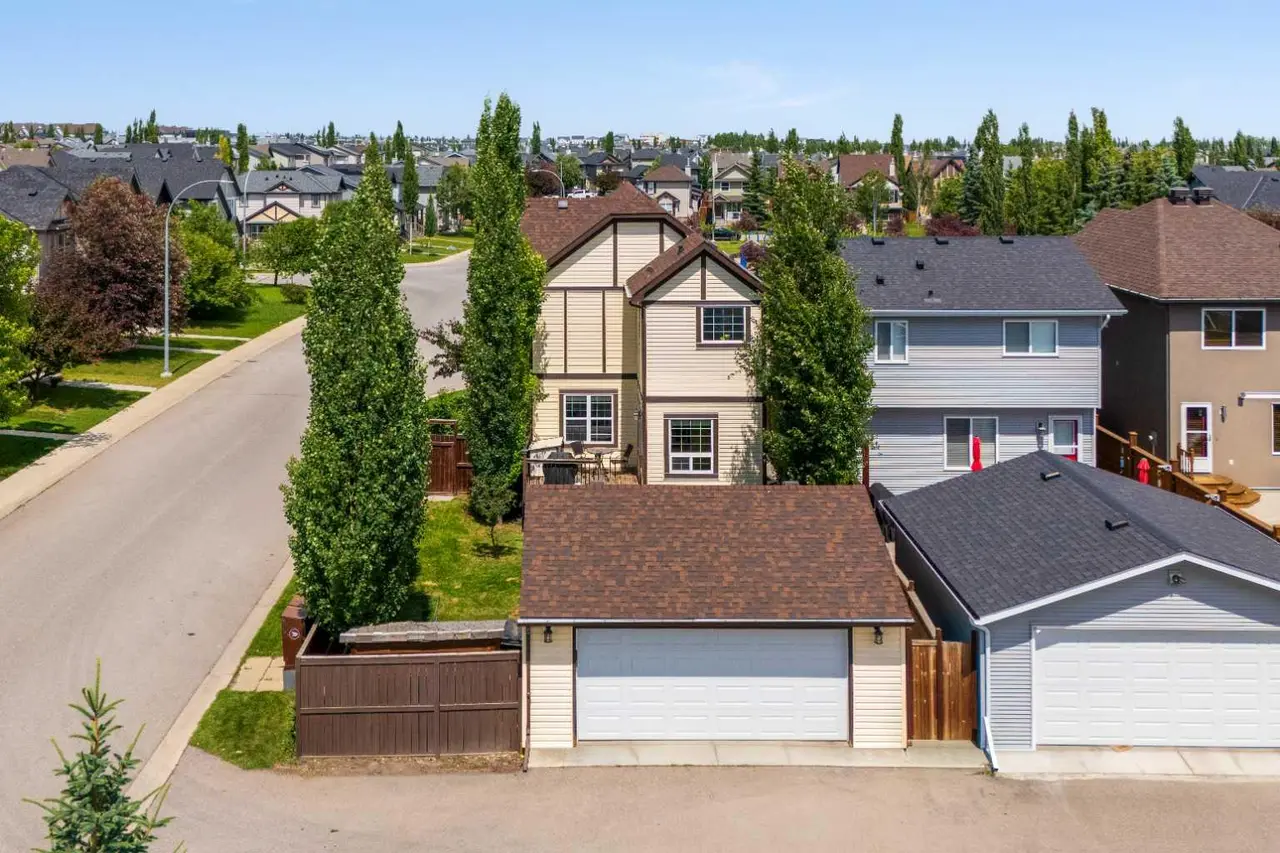 298 Silverado Plains Close SW