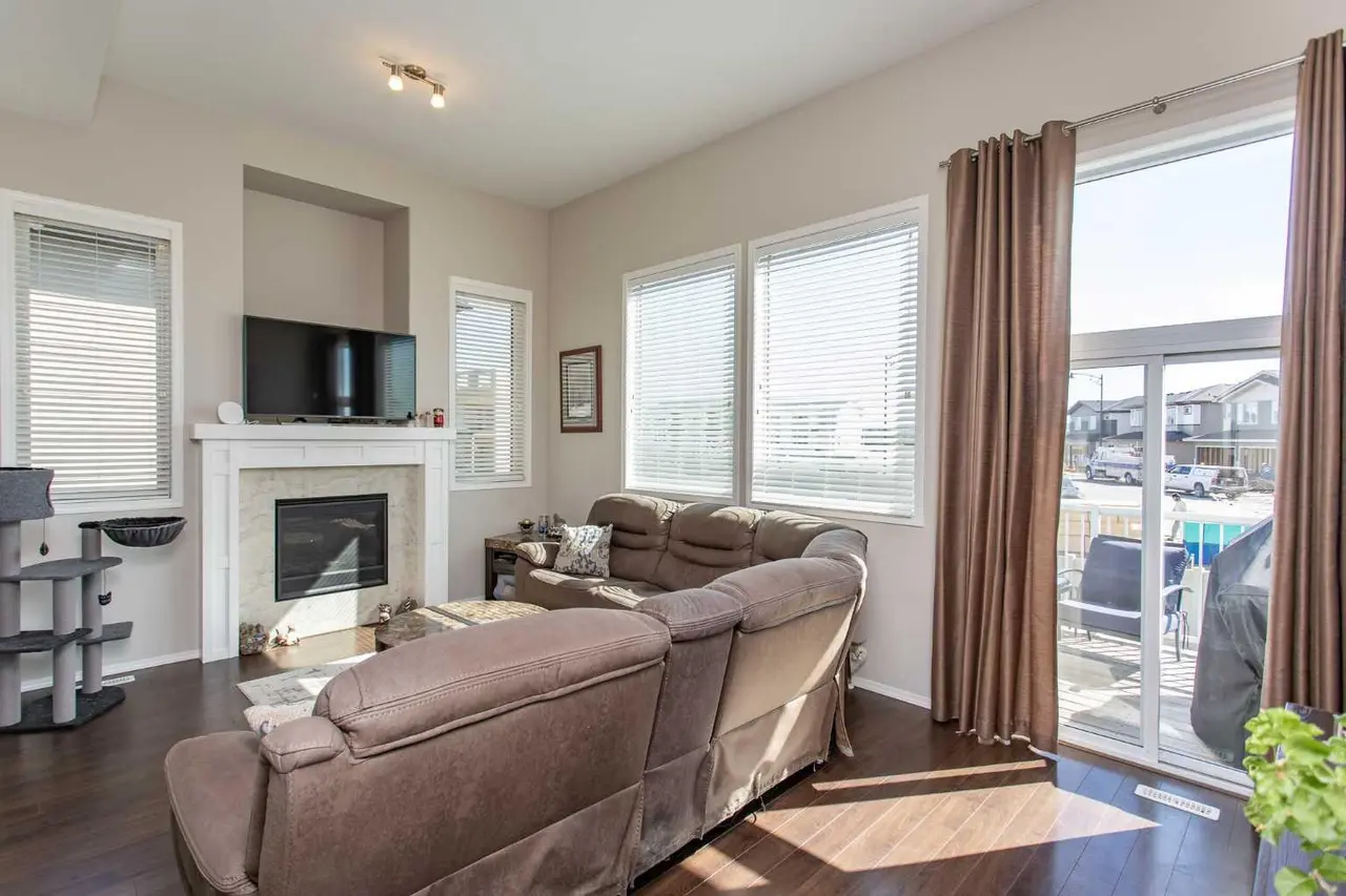 601, 339 Viscount Drive 