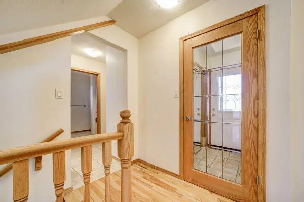 23 Niska Place W