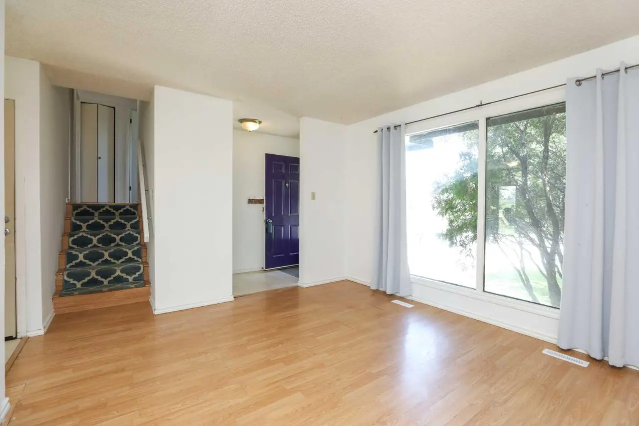 41 Rutgers Crescent W