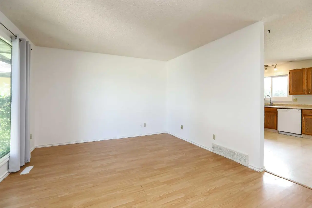 41 Rutgers Crescent W