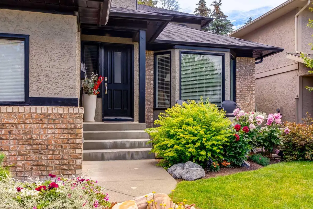 367 Woodbriar Circle SW