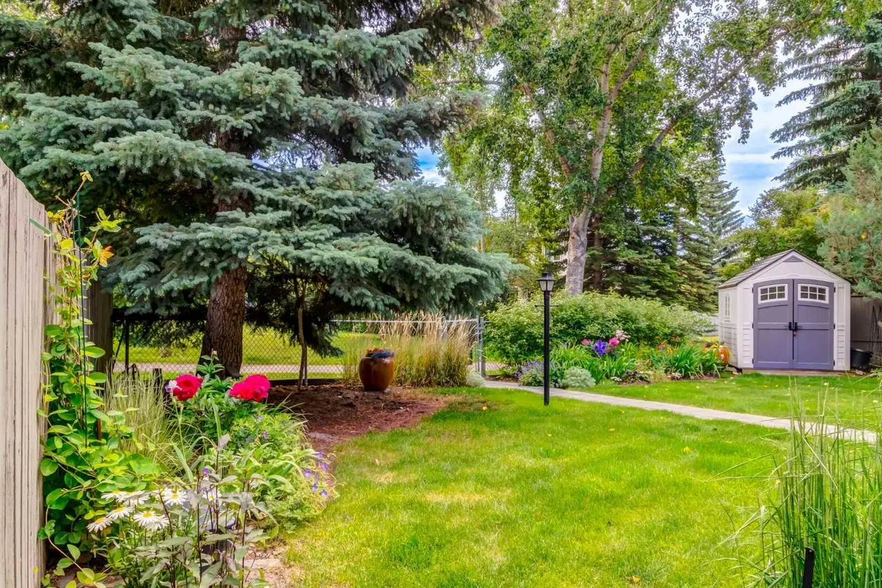 367 Woodbriar Circle SW