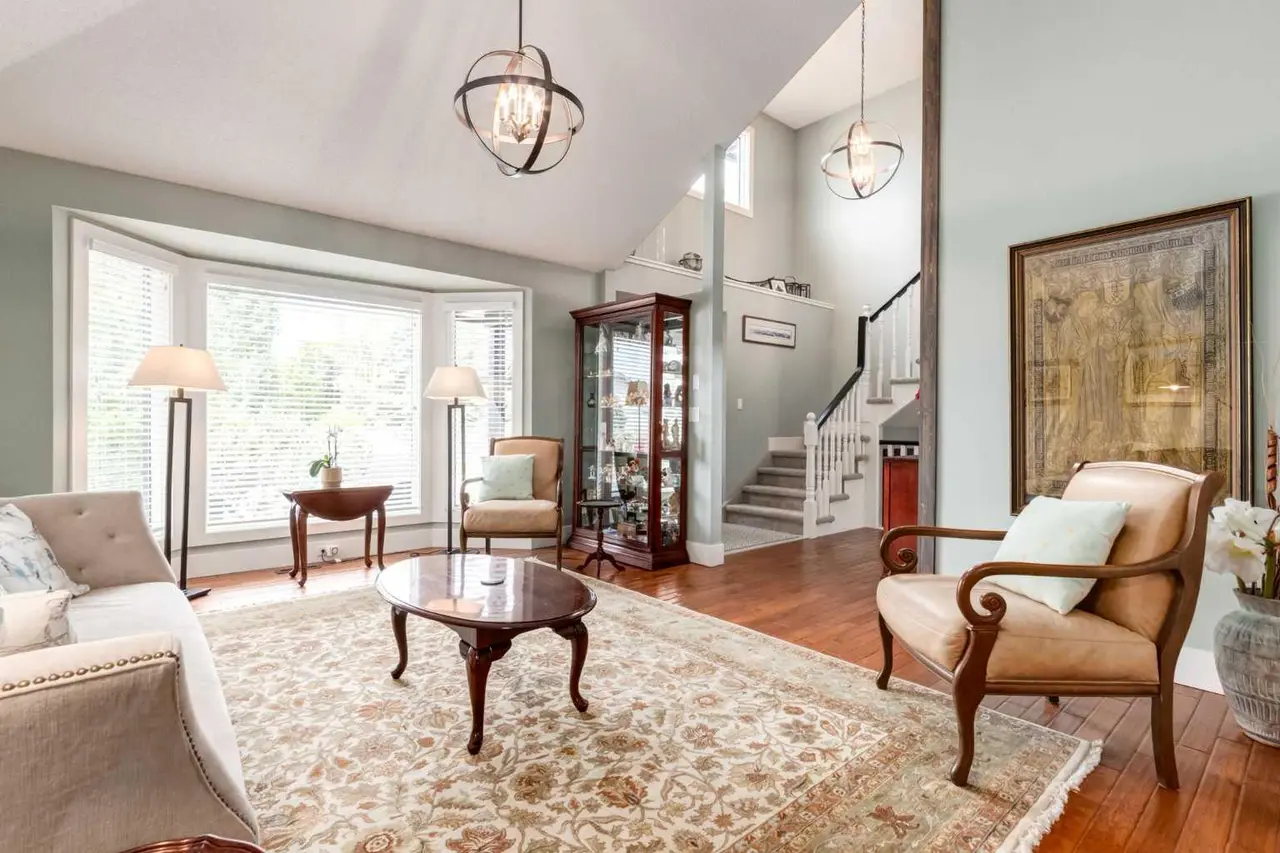 367 Woodbriar Circle SW