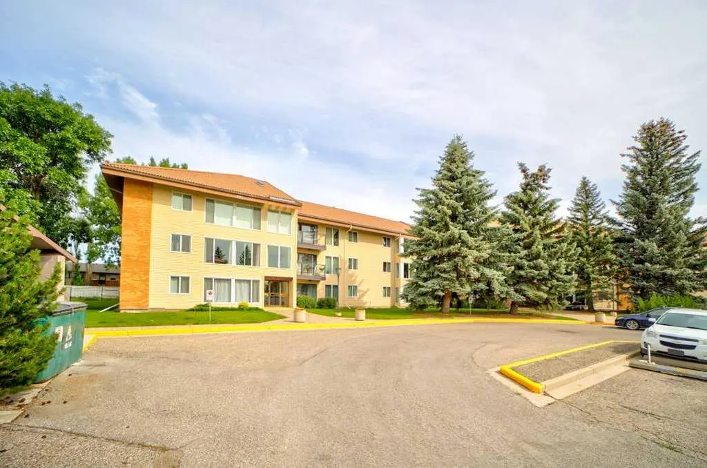 209, 75 Temple Boulevard W