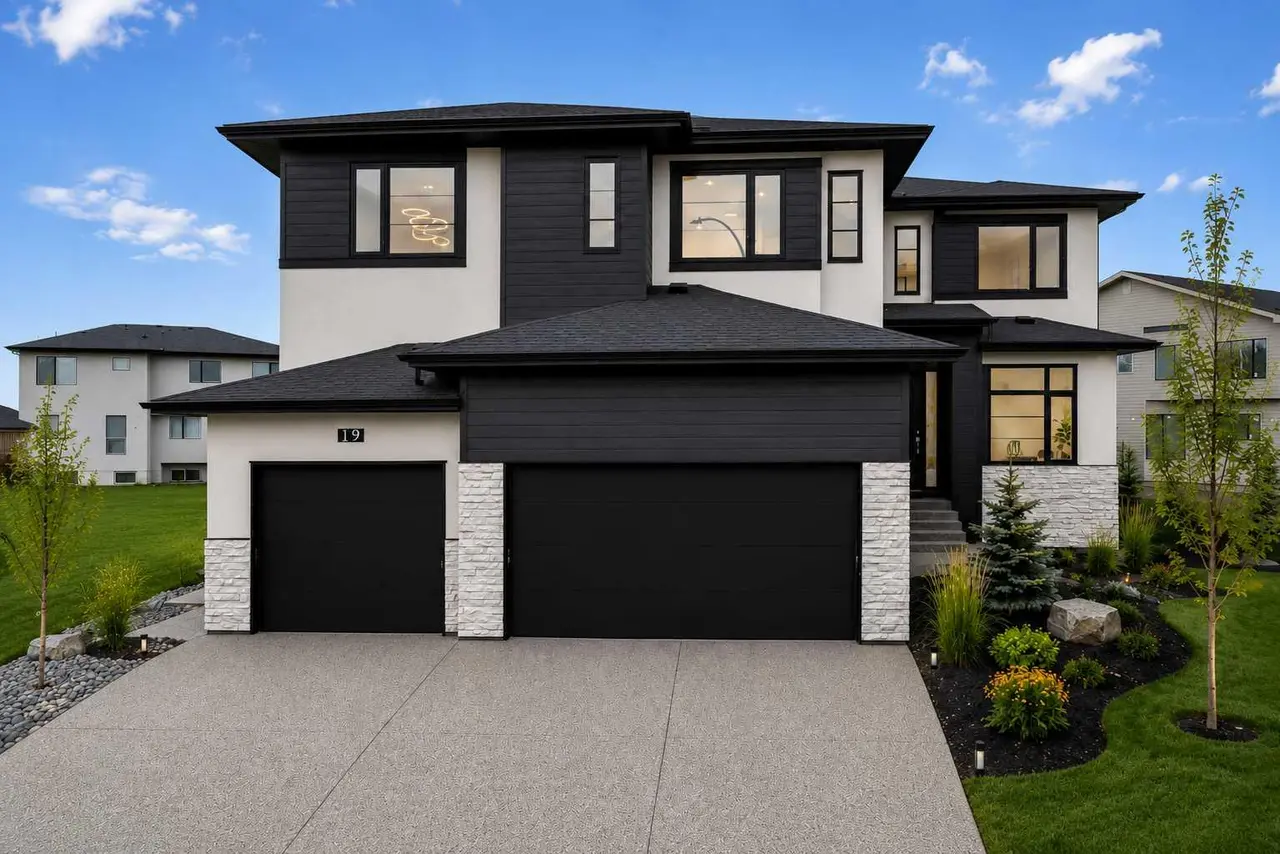 19 Rockcliff Court NW