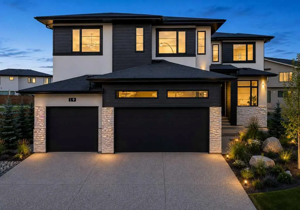 19 Rockcliff Court NW