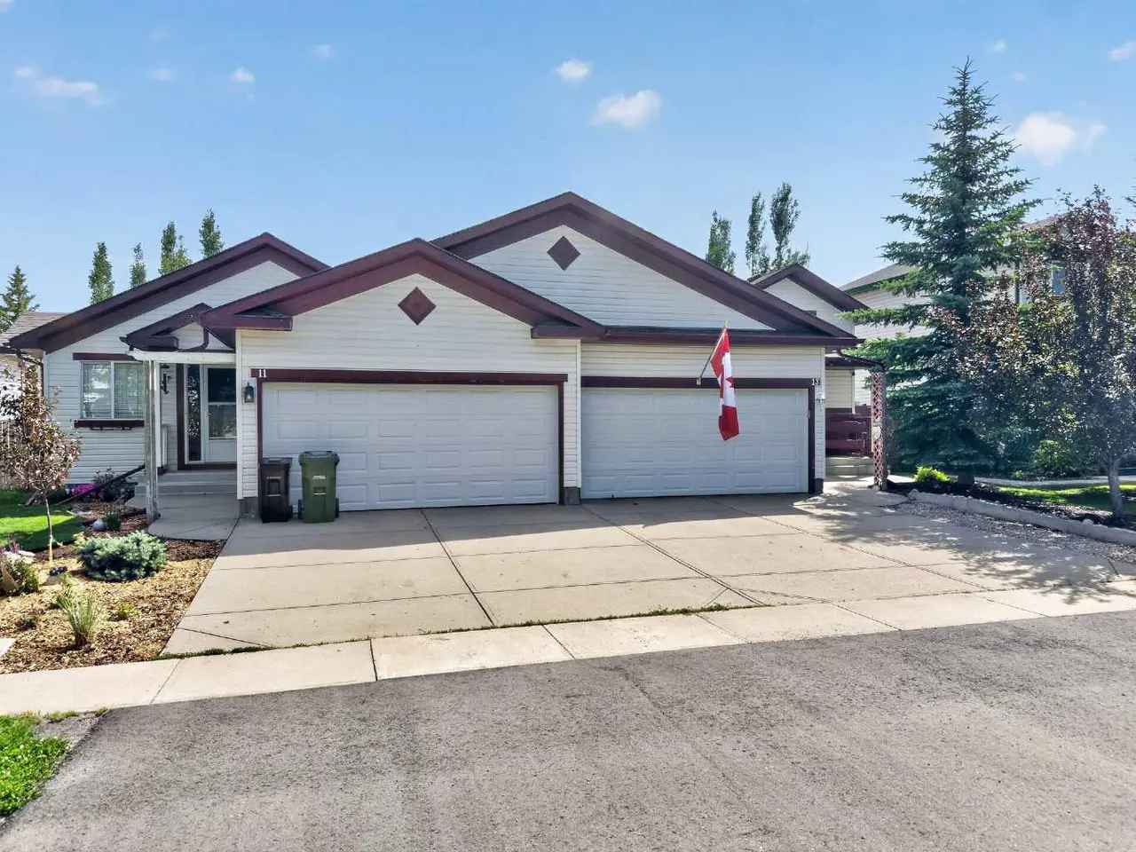 13 Canoe Close SW