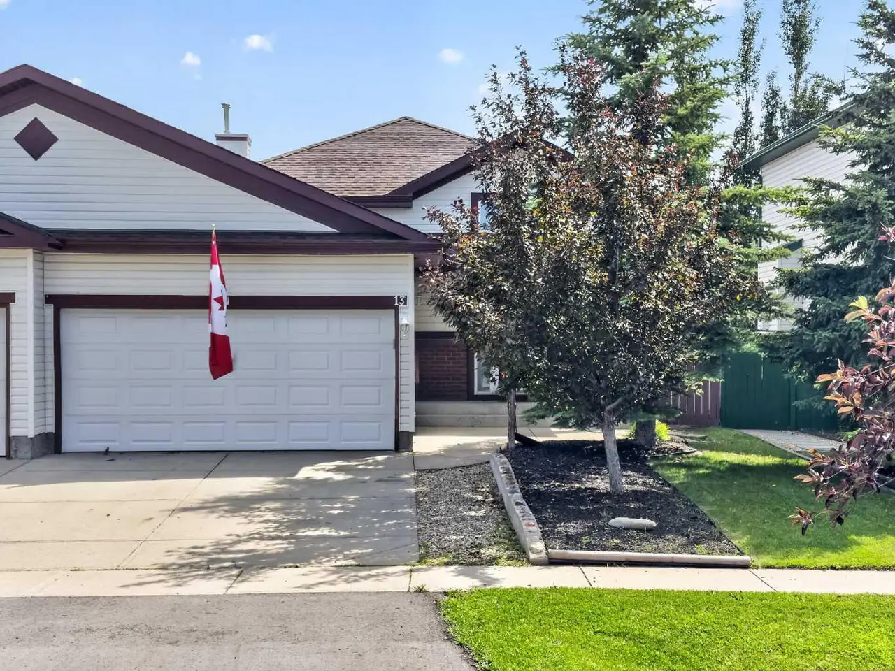 13 Canoe Close SW