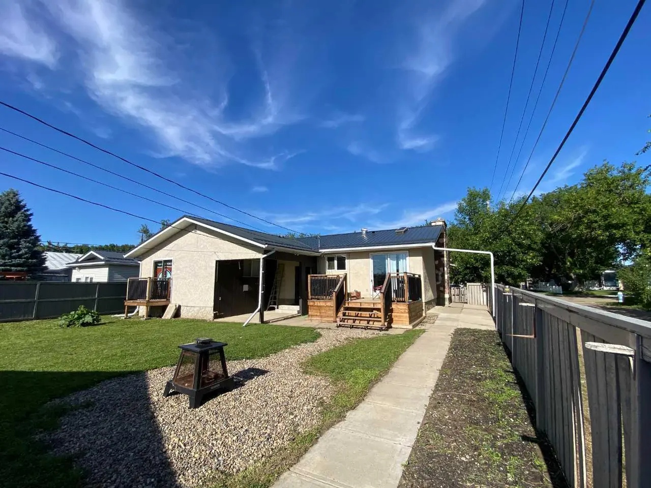 31 10 Street W