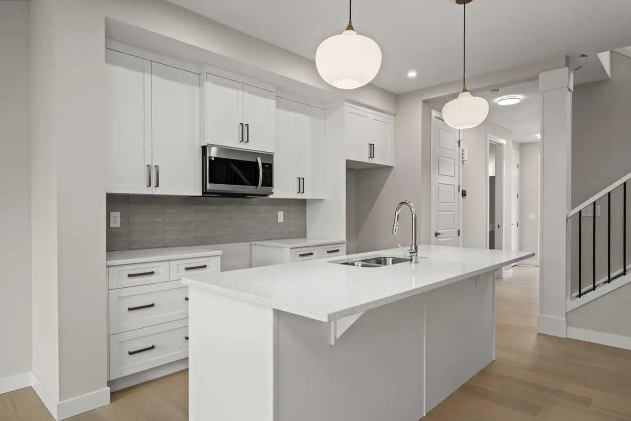 102 Sora Gardens SE